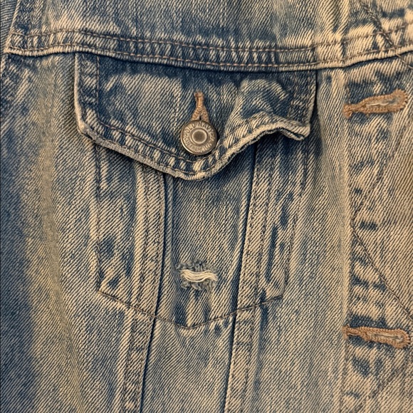 Old Navy Light Blue Jean Jacket - Picture 4 of 6